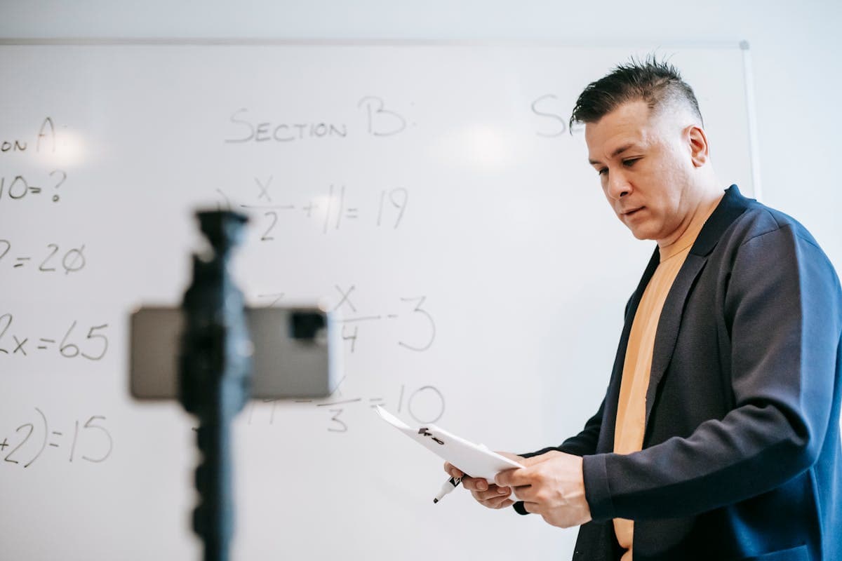 Contracts Online Course Businesses Should Have Before Taking On Customers Or Partners