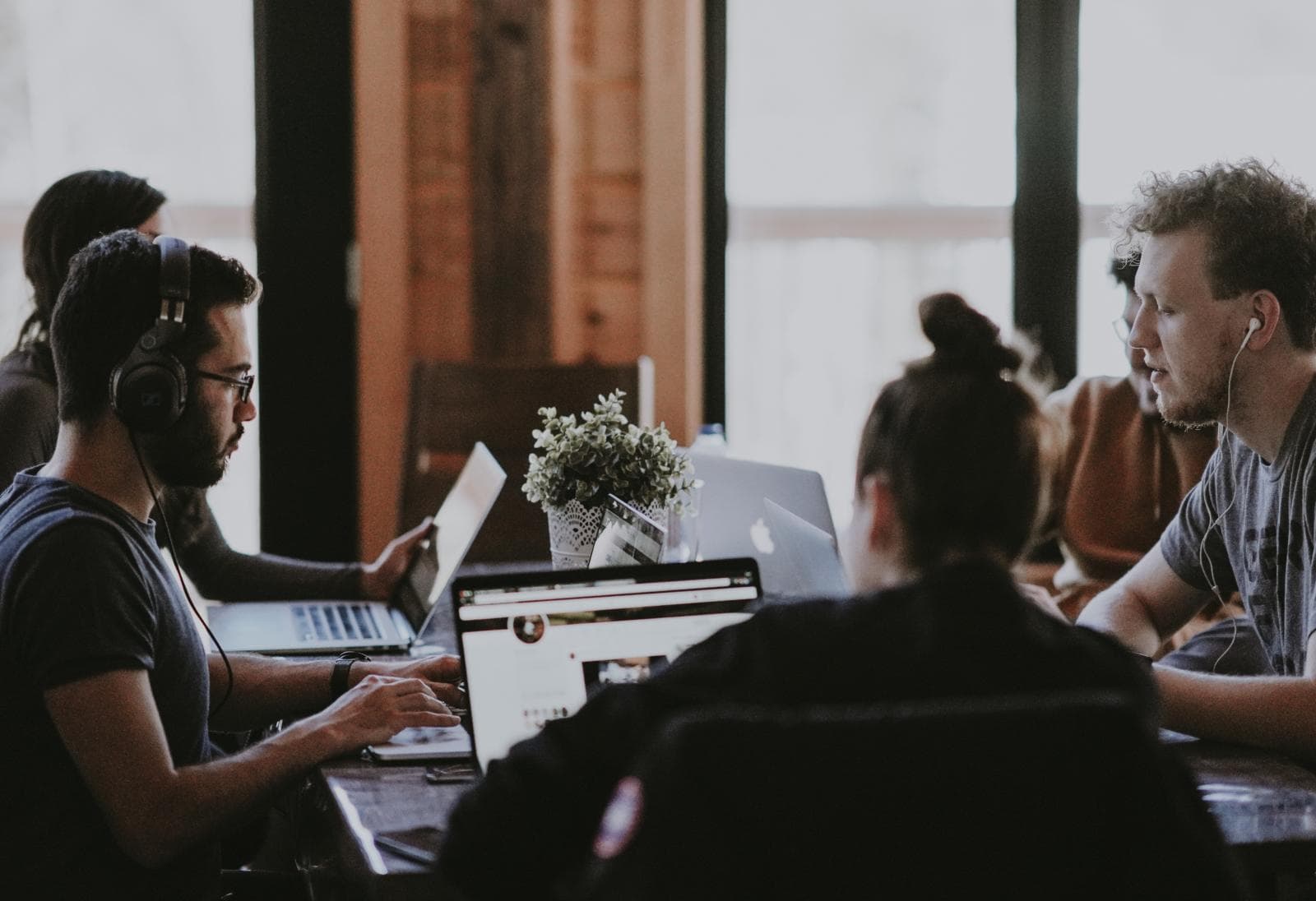 AI Policy Review: Practical Drafting Points For Growing Businesses