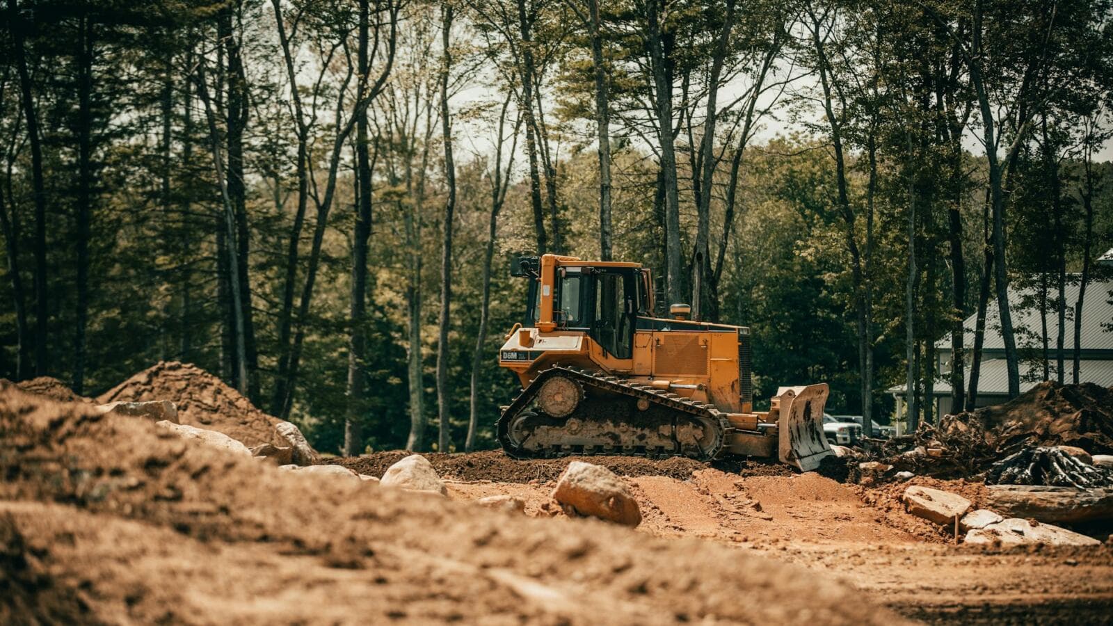 Common Equipment Rental Terms Mistakes That Create Contract Risk