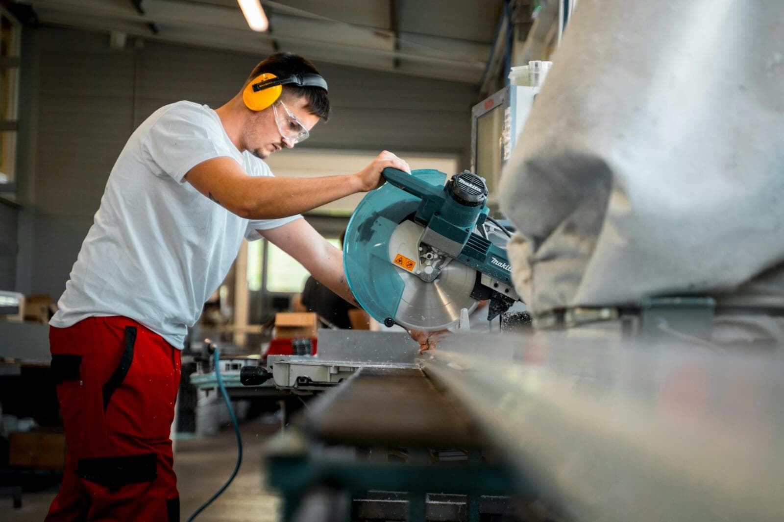 Common Manufacturing Agreement Mistakes That Create Contract Risk